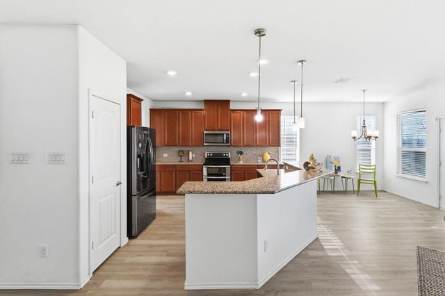 112 W Point WAY, Elgin, TX 78621