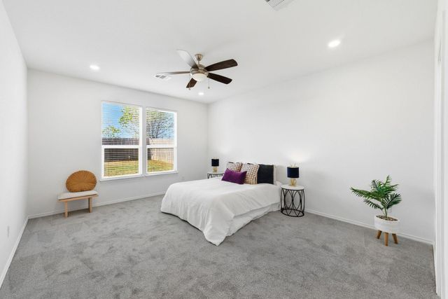 112 W Point WAY, Elgin, TX 78621