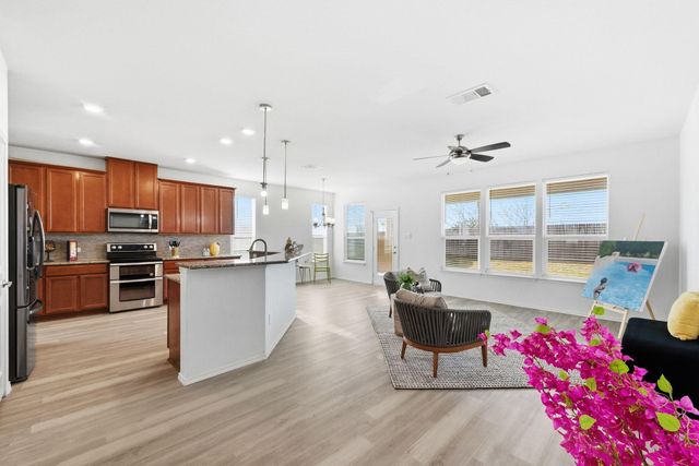 112 W Point WAY, Elgin, TX 78621