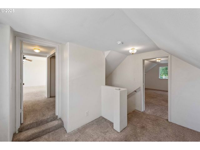 584 EXCHANGE St, North Bend, OR 97459