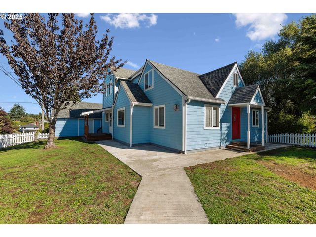 584 EXCHANGE St, North Bend, OR 97459