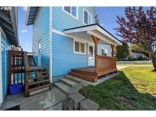 584 EXCHANGE St, North Bend, OR 97459