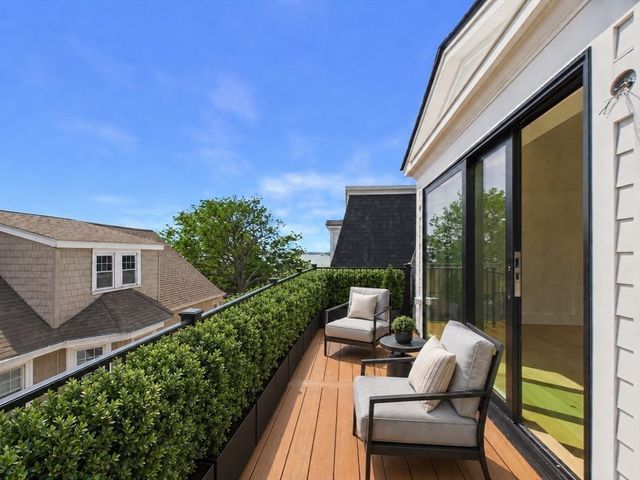 244 L Street 7, Boston, MA 02127