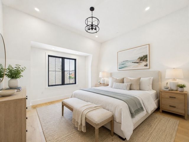 244 L Street 7, Boston, MA 02127