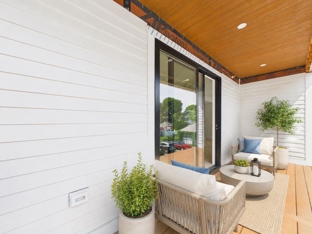244 L Street 7, Boston, MA 02127