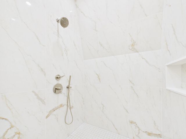 244 L Street 7, Boston, MA 02127