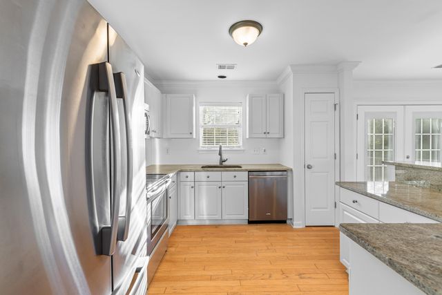 1099 Farmington Road, Charleston, SC 29412