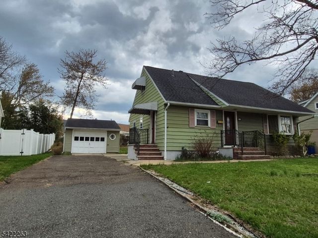 66 Independence Dr, Roselle Boro, NJ 07203