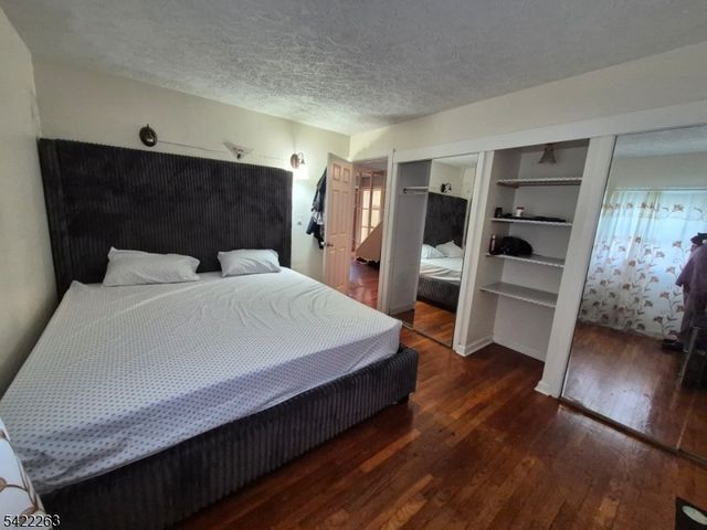 66 Independence Dr, Roselle Boro, NJ 07203