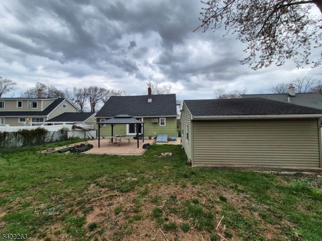 66 Independence Dr, Roselle Boro, NJ 07203