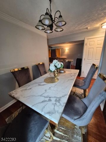 66 Independence Dr, Roselle Boro, NJ 07203