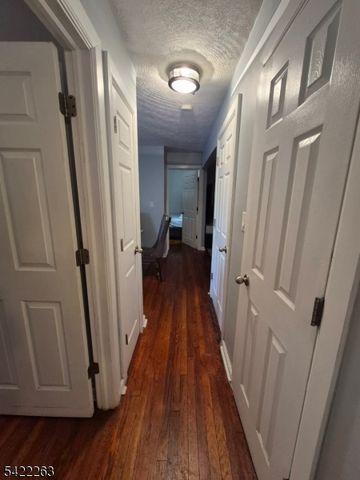 66 Independence Dr, Roselle Boro, NJ 07203