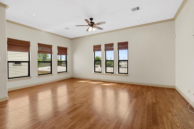 1218 Sandman Street, Houston, TX 77007