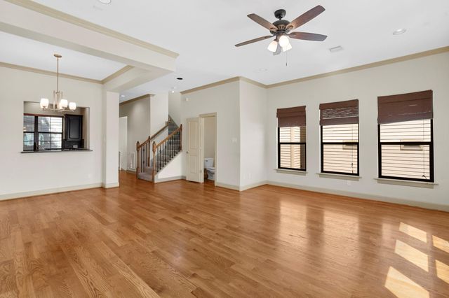 1218 Sandman Street, Houston, TX 77007