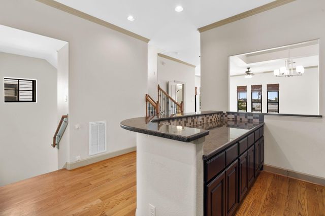 1218 Sandman Street, Houston, TX 77007