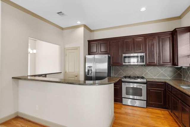 1218 Sandman Street, Houston, TX 77007