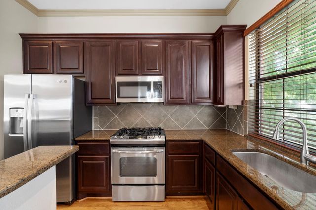 1218 Sandman Street, Houston, TX 77007