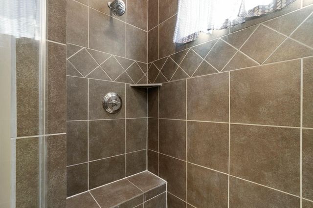 1218 Sandman Street, Houston, TX 77007