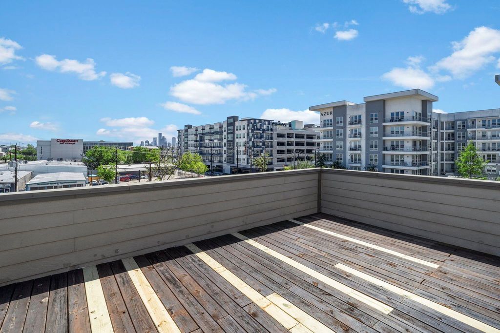 1218 Sandman Street, Houston, TX 77007