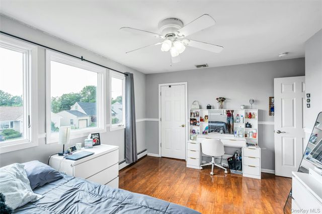 7 Mohawk Drive, Massapequa, NY 11758