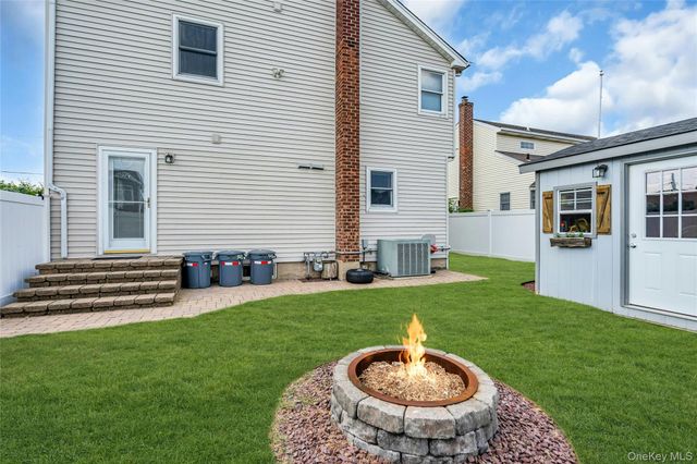 7 Mohawk Drive, Massapequa, NY 11758
