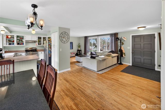 580 SW 3rd Avenue, Oak Harbor, WA 98277