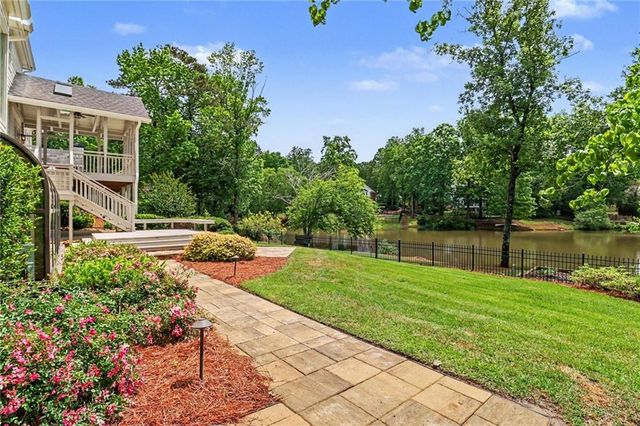 8895 Willowbrae Lane, Roswell, GA 30076