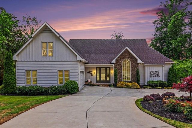 8895 Willowbrae Lane, Roswell, GA 30076