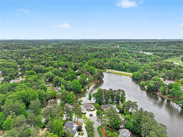 8895 Willowbrae Lane, Roswell, GA 30076