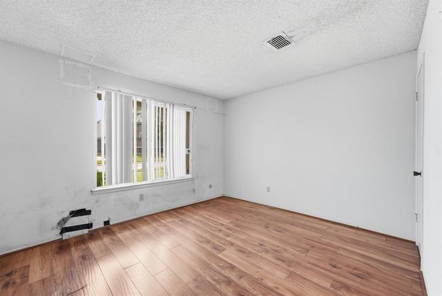 10331 Huntington Place Drive 331, Houston, TX 77099