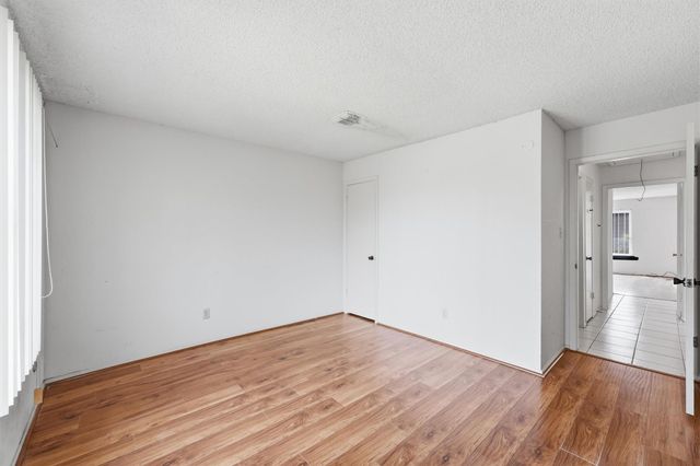 10331 Huntington Place Drive 331, Houston, TX 77099