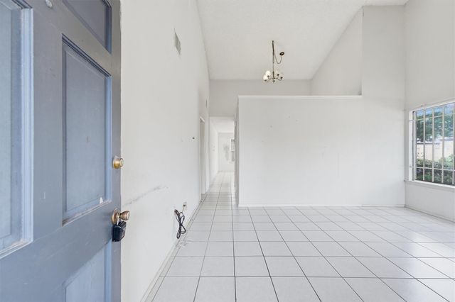 10331 Huntington Place Drive 331, Houston, TX 77099