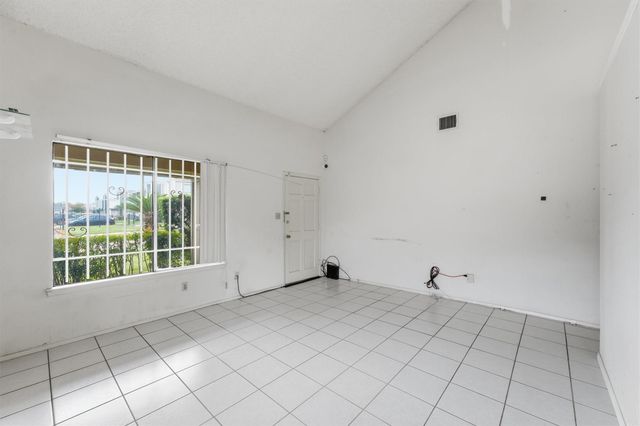 10331 Huntington Place Drive 331, Houston, TX 77099
