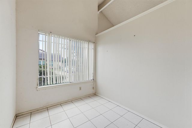 10331 Huntington Place Drive 331, Houston, TX 77099