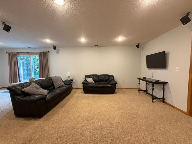 25724 Goldfinch Avenue, Wyoming, MN 55092