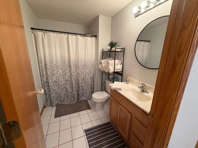 25724 Goldfinch Avenue, Wyoming, MN 55092