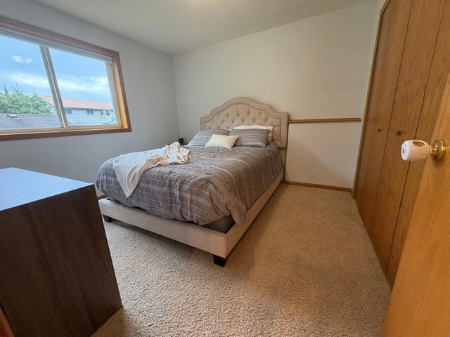 25724 Goldfinch Avenue, Wyoming, MN 55092