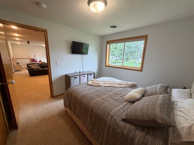 25724 Goldfinch Avenue, Wyoming, MN 55092