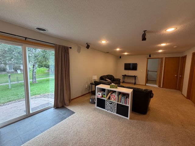 25724 Goldfinch Avenue, Wyoming, MN 55092