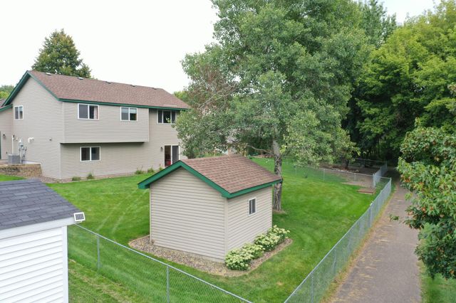 25724 Goldfinch Avenue, Wyoming, MN 55092