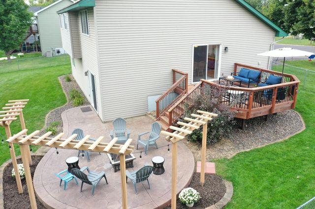 25724 Goldfinch Avenue, Wyoming, MN 55092