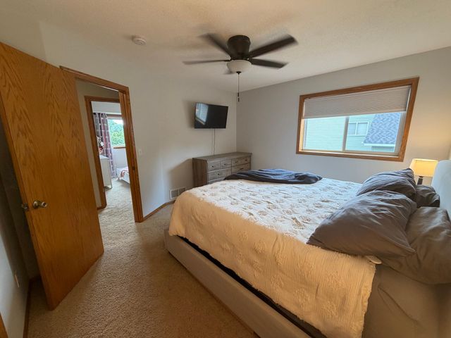 25724 Goldfinch Avenue, Wyoming, MN 55092