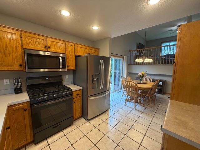 25724 Goldfinch Avenue, Wyoming, MN 55092
