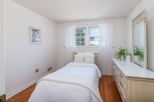 112 Berdan St, Rochelle Park Twp., NJ 07662