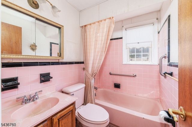 112 Berdan St, Rochelle Park Twp., NJ 07662