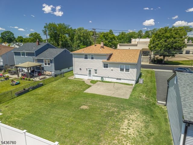 112 Berdan St, Rochelle Park Twp., NJ 07662