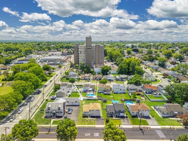 112 Berdan St, Rochelle Park Twp., NJ 07662