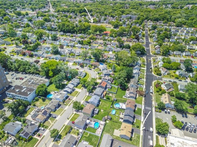 112 Berdan St, Rochelle Park Twp., NJ 07662