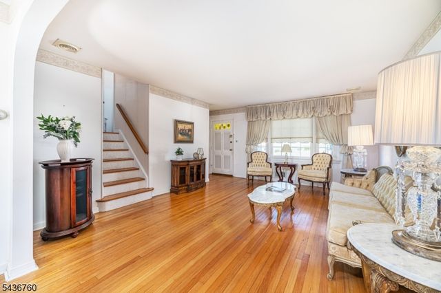 112 Berdan St, Rochelle Park Twp., NJ 07662