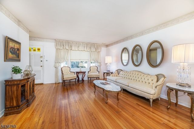 112 Berdan St, Rochelle Park Twp., NJ 07662
